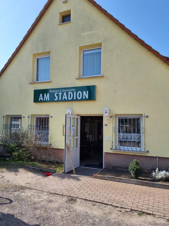 Pension Am Stadion 콜레다 외부 사진